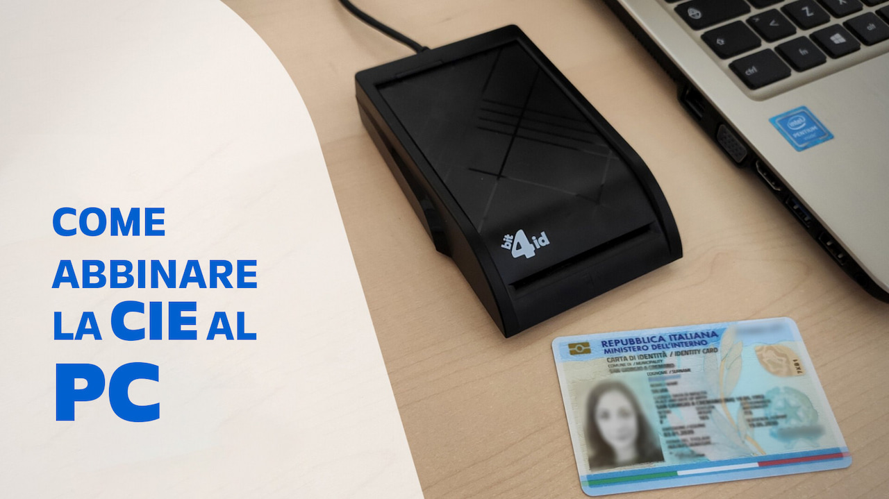 Lettore smart card e carta d'identità digitale per mostrare come abbinare la CIE al Pc.