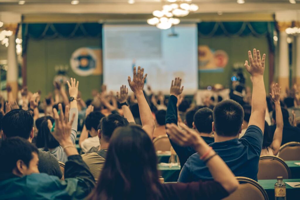 Votazione durante assemblea di condominio, con convocazione tramite e-mail.