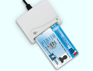 Tessera Sanitaria Carta Regionale dei Servizi con lettore smart card.